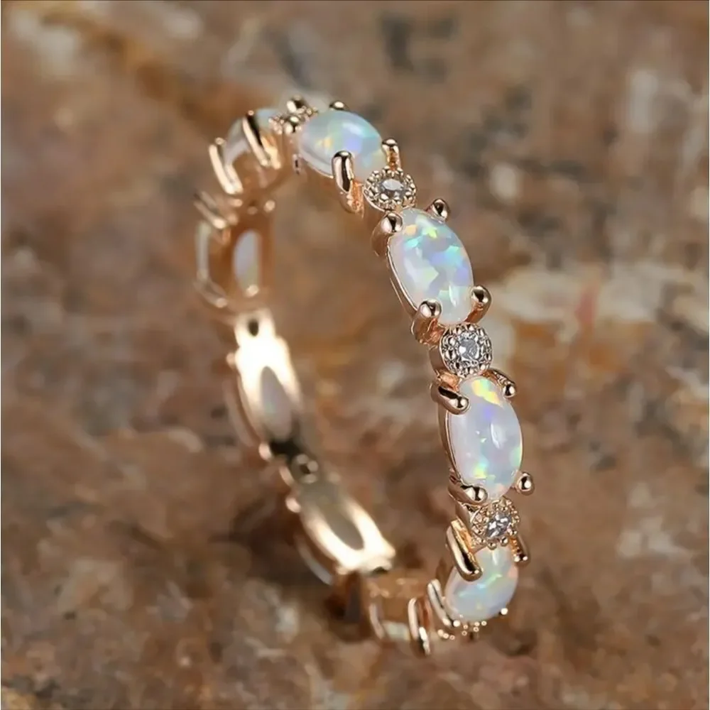 ✨️ Beautiful Vintage Elegant Opal Stone Ring